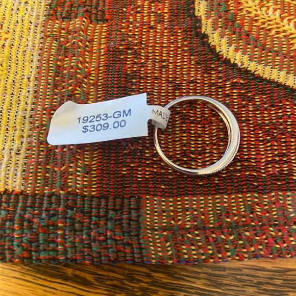 Silver Ring black diamonds sz 7 - Picture 3 of 3